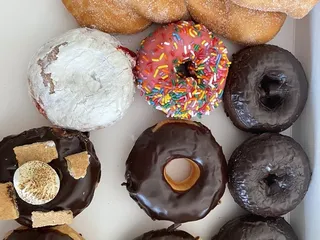 Nana's Daylight Donuts