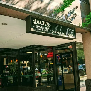 Jack&apos;s Famous Deli