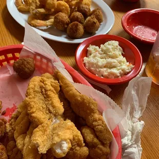 Catfish, hush pups , slaw,  and that Savanna sauce so delicious. I can&apos;t wait for another visit.. #bluedevils#hsh