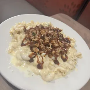 BBQ pork over Mac-n-cheese