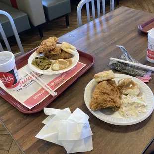 Very satisfying meal for two - a (3) piece dinner and a (2) piece dinner