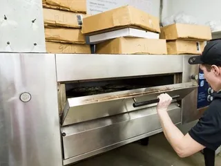 Bob's Tu Your Door Pizza