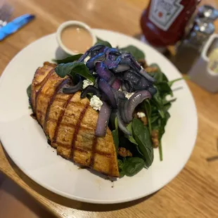 GRILLED SALMON SALAD