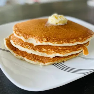 CLASSIC BUTTERMILK PANCAKES