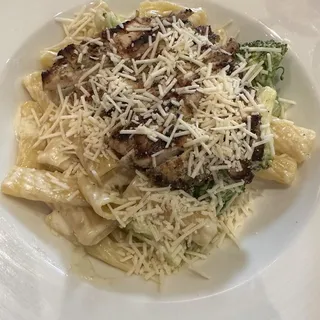 CHICKEN ALFREDO