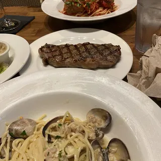 SPAGHETTI AND CLAMS