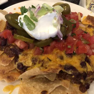 CHILI NACHOS
