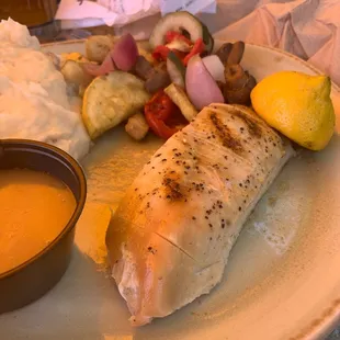 Lemon thyme chicken, garlic mash, roasted veggies