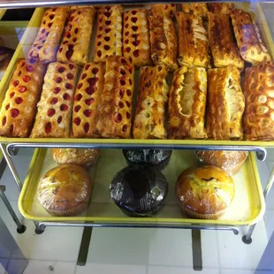 donuts, dough desserts, food