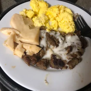 F A K E  F O O D dried out  / old turkey sausage fake eggs and puréed bread  If you are fortunate enough to become a patient at