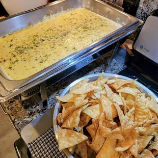 Spinach &amp; artichoke dip with chips