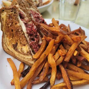 Tavern Reuben