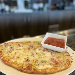 Sicilian Pizza with dipping sauce recommended