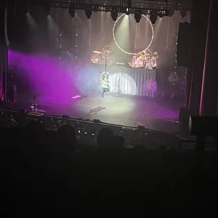 Christmas tree attempting to dance on the ring. Lol. Btw, we had last minute nose bleed tix but there really isn't a bad seat inside.