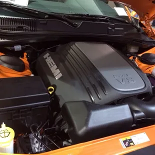 Dodge Challenger - Hemi Engine