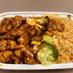 General Tso&apos;s combo. Amazing!!