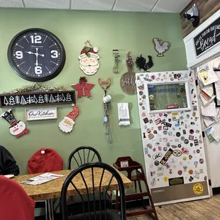 ramen and noodles, interior