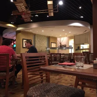 Nearly empty restaurant on a Monday night at 8:30pm. Next door is the Sports Bar and it's much noisier.