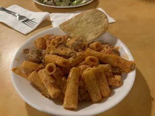 Larkspur Pizzeria & Cafe’