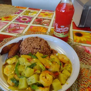 Curry shrimp with rice and peas