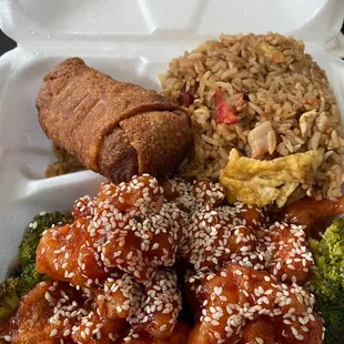 Lunch special- sesame chicken