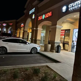 Front of restaurant in plaza