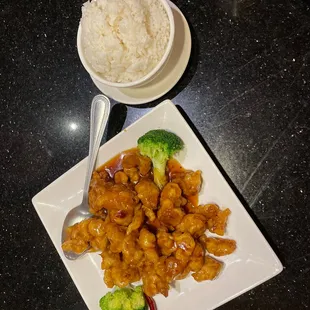 White rice with General Chow&apos;s Chicken