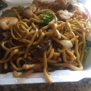 Combination lo mein. Pretty good!