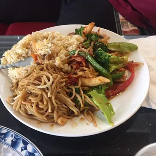 L2. Spicy Garlic Chicken Lunch Special