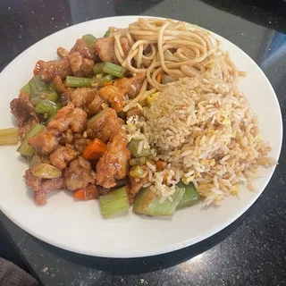 L4. Cashew Nut Chicken Lunch Special