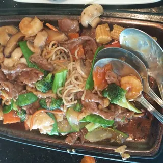 C6. Sizzling Pan-Fried Noodle Plate