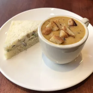 Cucumber Cheese Mushroom Sandwich