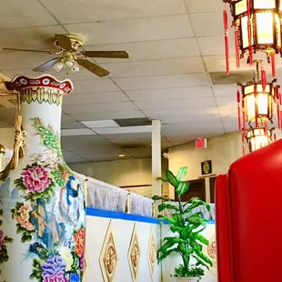 Vintage decor. Quiet spot for date night with charming service.