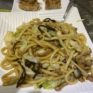 803. Pan-Fried Noodle with Chicken