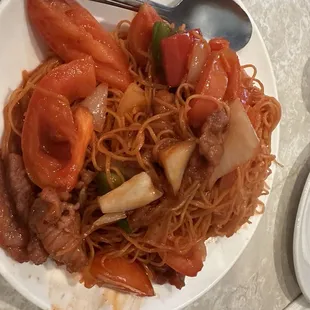 Tomato Beef Chow Mein