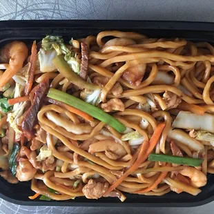 House special lo mein