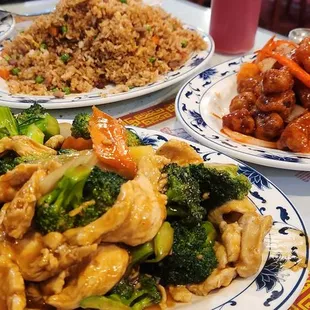 Entrees for Family Dinner A, for 2 people, substituted Broccoli Chicken for Cashew chicken.