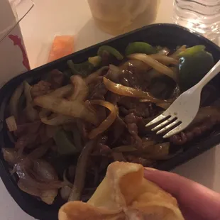 I got crab rangoons, soup and pepper steak with rice ! It's all very good and the lady delivered everything to my hotel ROOM !