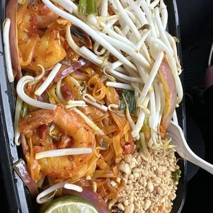 Spicy shrimp pad Thai