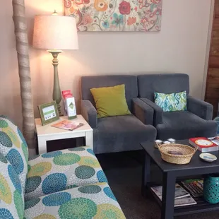 Cozy lobby with lotions, books, samples, and free wifi.