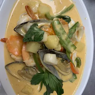 Pineapple Curry seafood