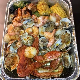 Ultimate seafood platter - light seasoning, medium spice with garlic butter sauce