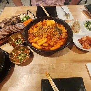 food, ramen and noodles