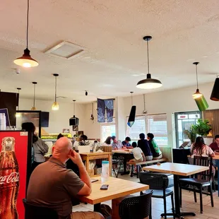 By the time we were ready to leave, the restaurant started to get more crowded.