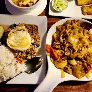 Kaplau Gai Kai Doa &amp; Phad Kee Mao