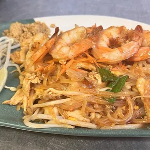 Pad Thai with shrimp
