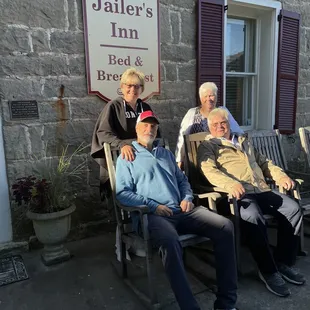 Jailer's Inn was very comfortable and a great base for our 3 day adventure. Paul made excellent recommendations for dining too.