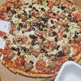 Supermax thin crust pizza