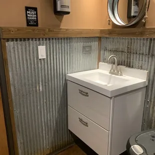 Women&apos;s Restroom. Decorated well