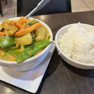 C3. Yellow Curry Dinner